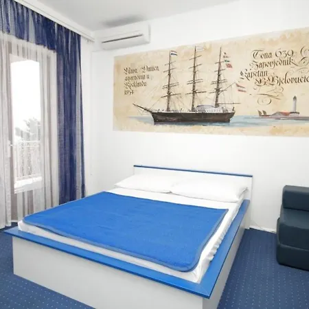 Apartment By The Sea Starigrad, Paklenica - 6533